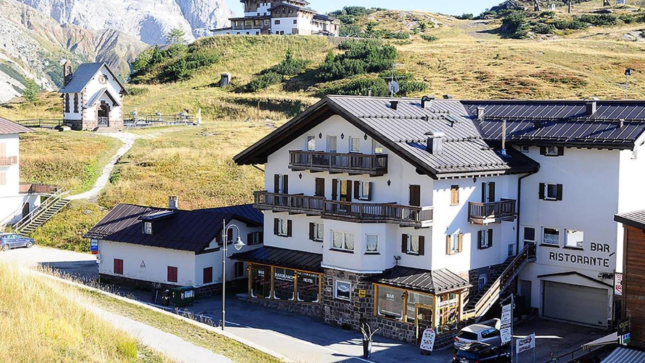 Hotel Alpenrose Passo Rolle Exterior foto