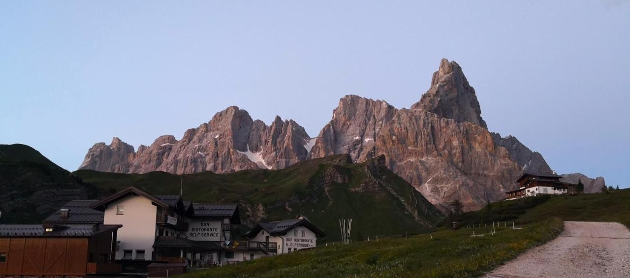 Hotel Alpenrose Passo Rolle Exterior foto