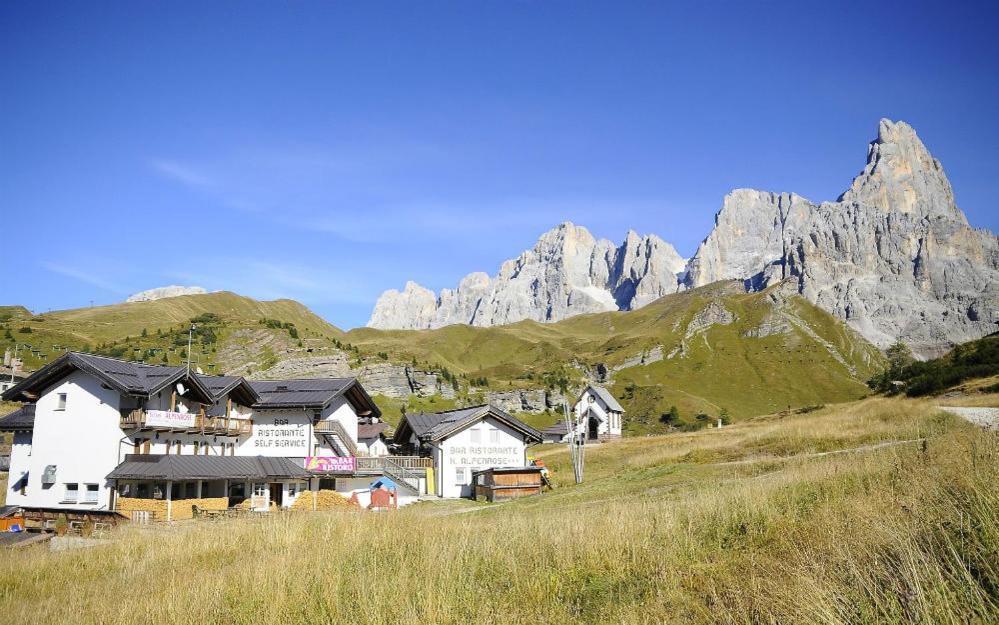 Hotel Alpenrose Passo Rolle Exterior foto